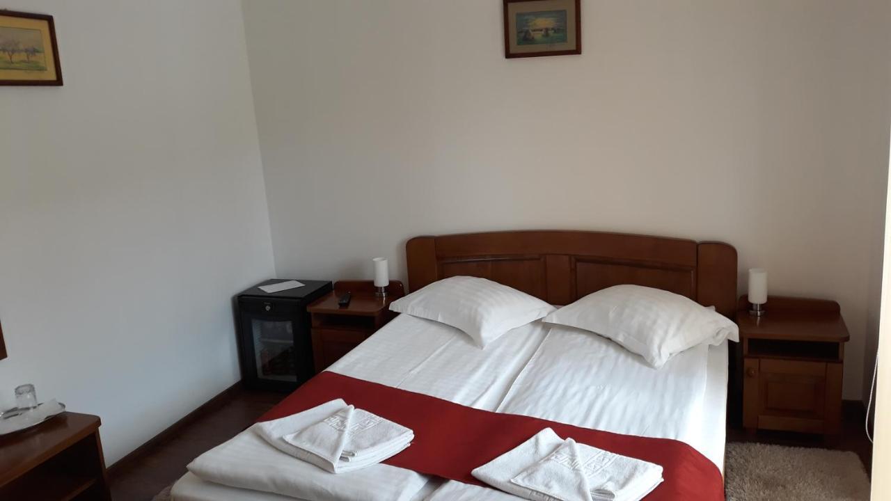 萨图马雷Casa Irinella住宿加早餐旅馆 外观 照片